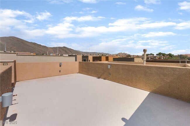 Foto del edificio - 10529 Headwind Ave