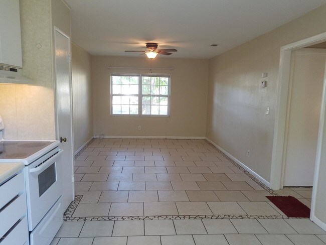 Building Photo - 7220 Poinciana Dr
