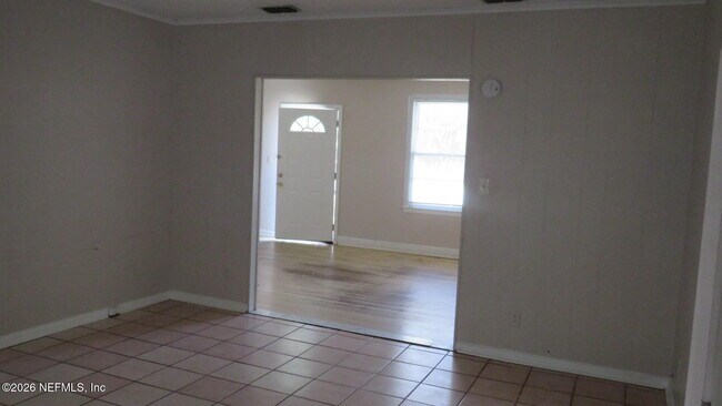 Building Photo - 4566 Plymouth St