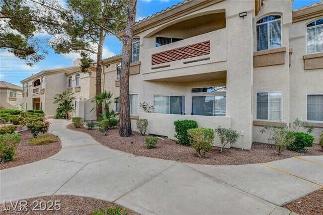 Foto del edificio - 7400 W Flamingo Rd