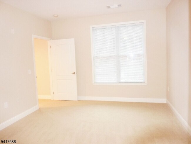 Building Photo - 2214 Ramapo Ct