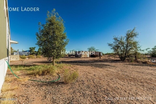 Building Photo - 32567 W Santa Cruz Ave