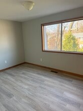 Building Photo - 410 Farmington Ave