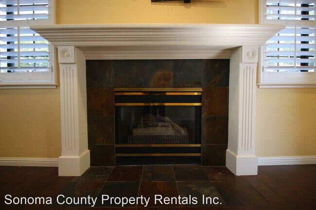 Foto del edificio - 2 br, 1.5 bath House - 360 Piper Street