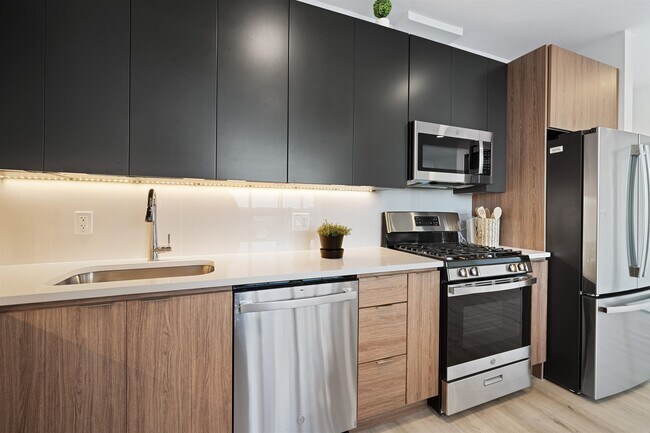 Foto del edificio - 17 Ave E