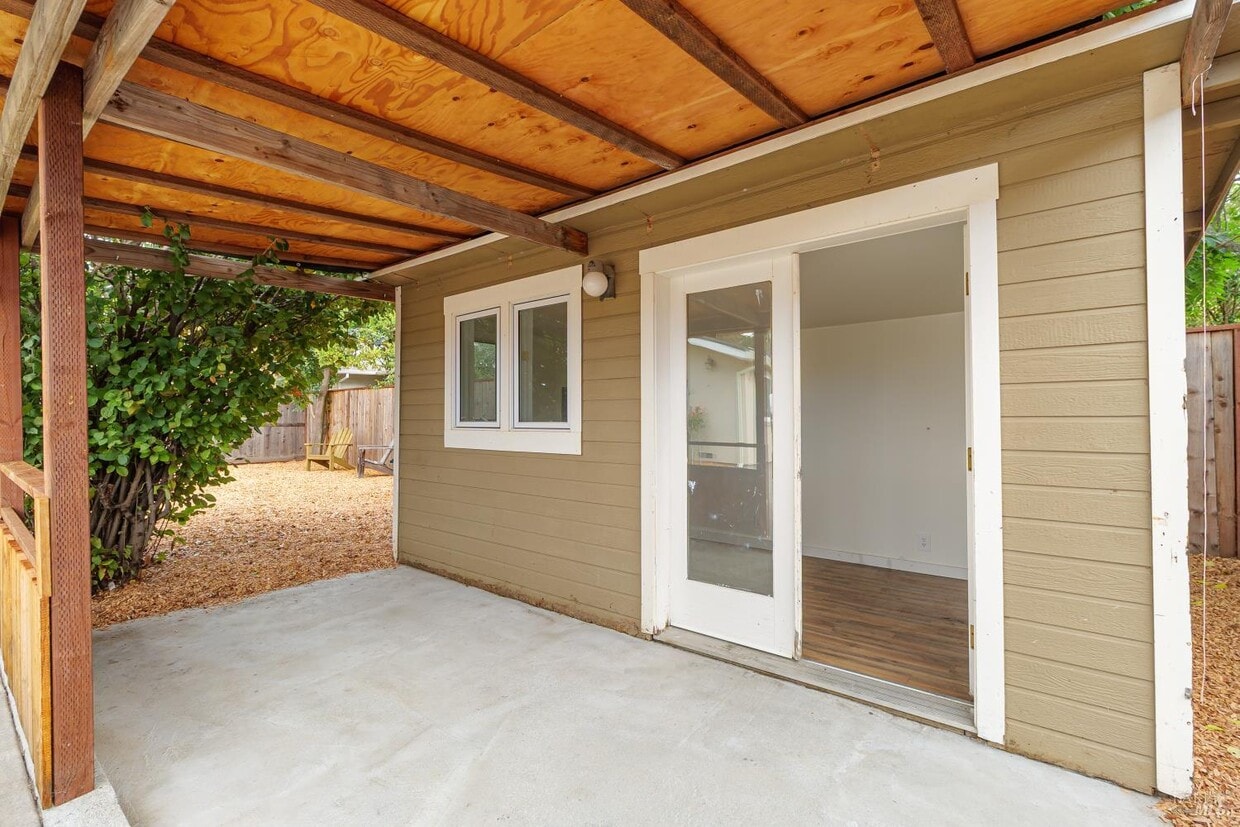 Foto principal - 996 Simmons Ln