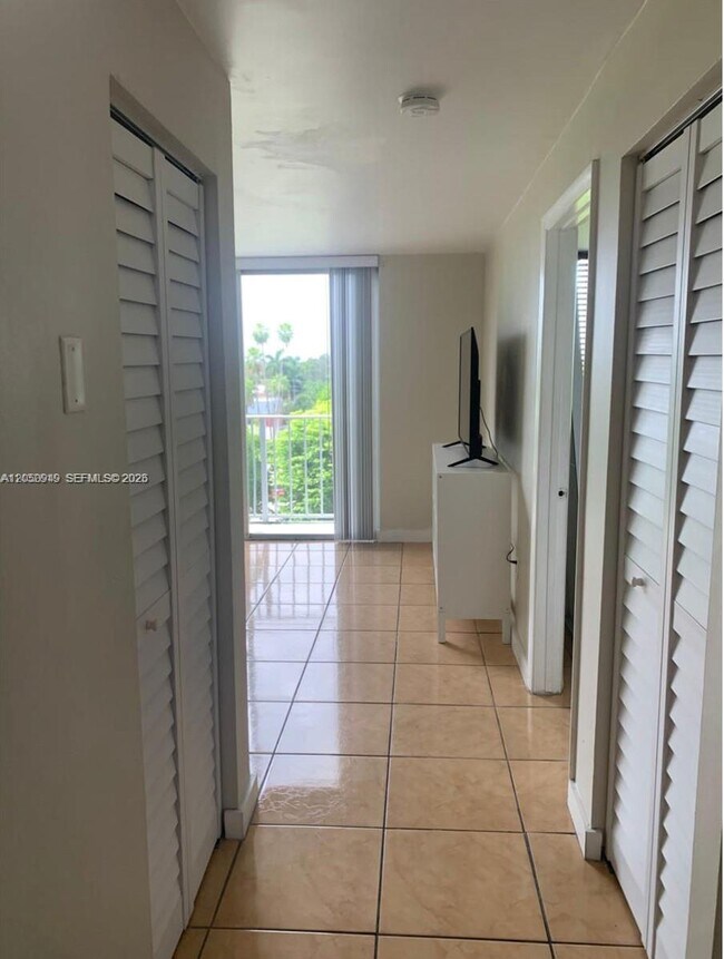 Foto del edificio - 1740 NW N River Dr