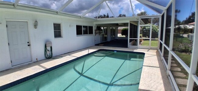 Foto del edificio - 441 E Rubens Dr