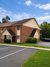 Building Photo - 3207 Shamrock St E