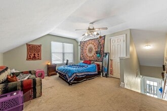 Building Photo - END OF JULY PRE-LEASE!  Charming 3 Bed, 2 ...