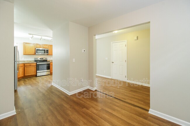 Building Photo - 1250 Maple Ridge Dr