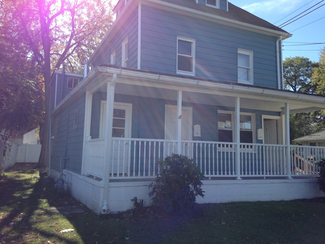 Front Porch - 48 Port Monmouth Rd