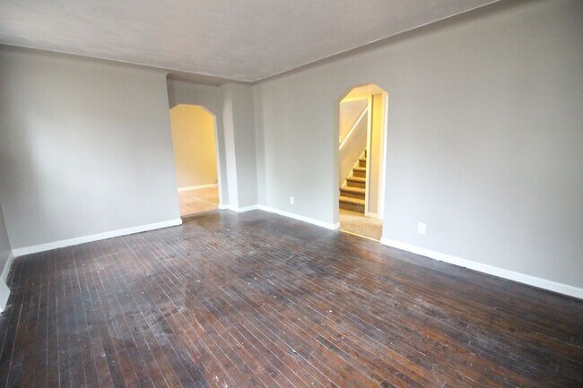 Building Photo - Great 4 Bedroom in Hazel Park