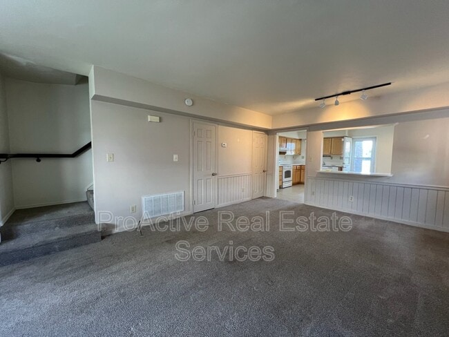 Building Photo - 3015 Luxembourg St
