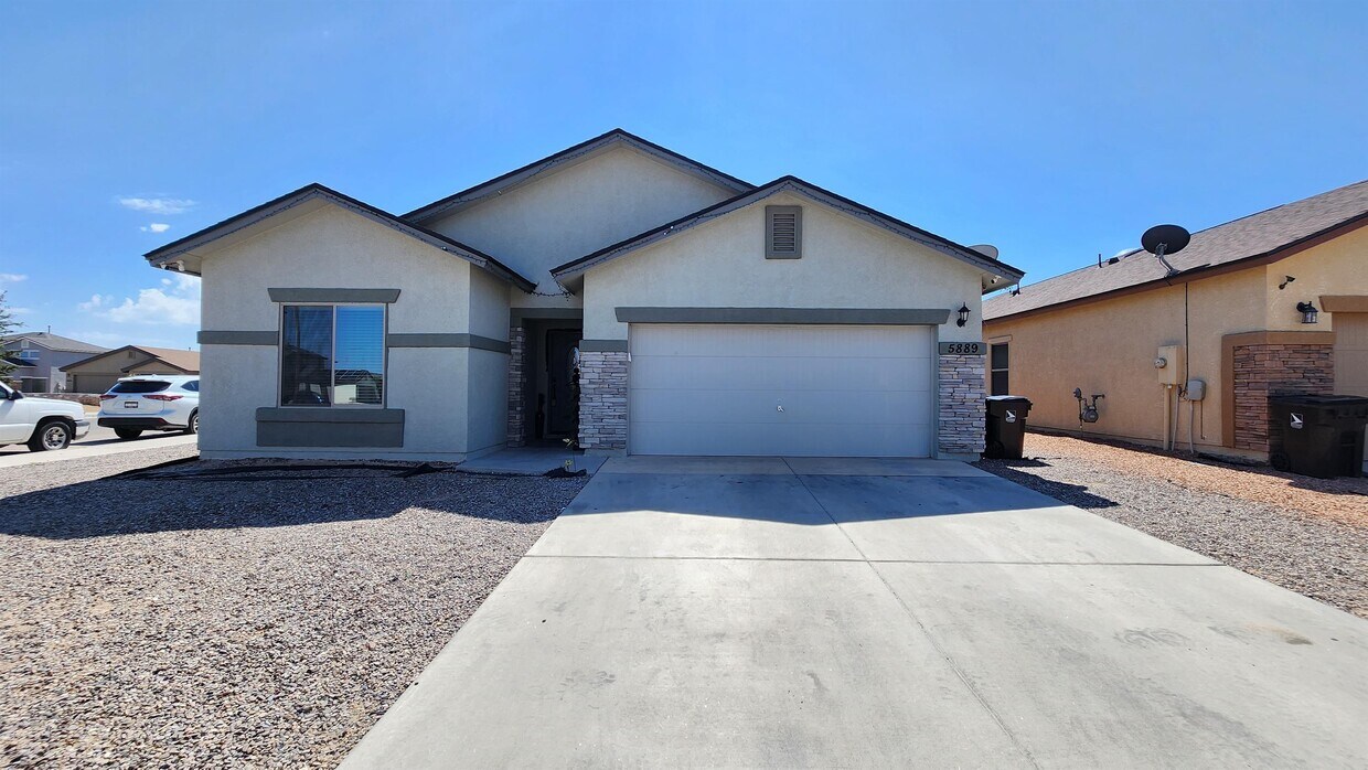 Foto principal - 5880 Alpha Cir