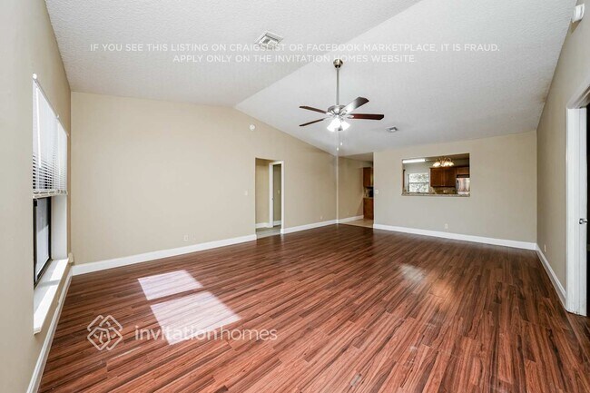 Building Photo - 5646 Lincoln Cir E