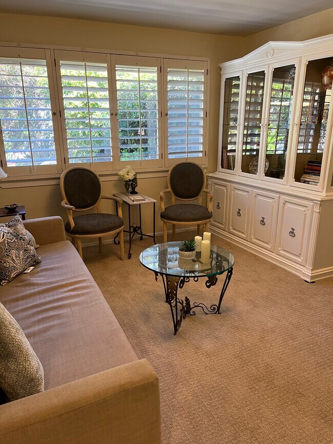 Sala de estar - 2879 Exeter Pl