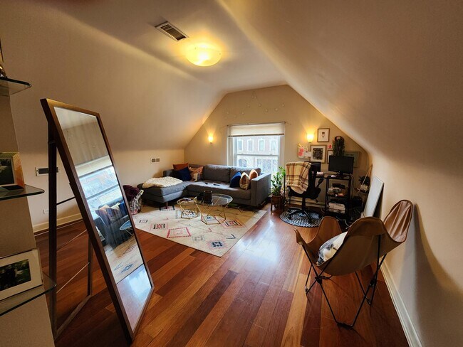 Foto del edificio - 1623 N Hermitage Ave