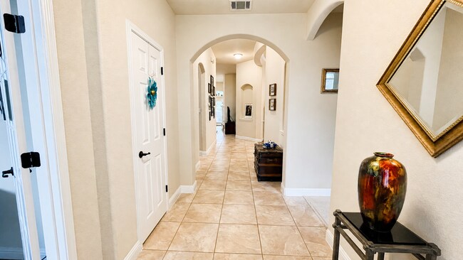 Foto del edificio - 1811 Liberty Oaks Blvd