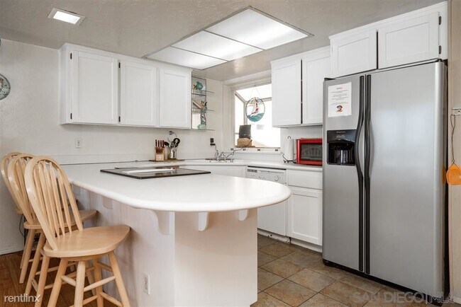 Building Photo - 3 br, 2 bath House - 1211 S Pacific St Apt B