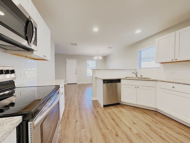 Building Photo - 4552 Waterford Dr