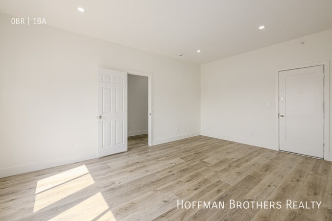 Building Photo - 1623 Mariposa Ave