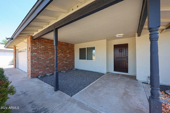 Building Photo - 11207 S Iroquois Dr