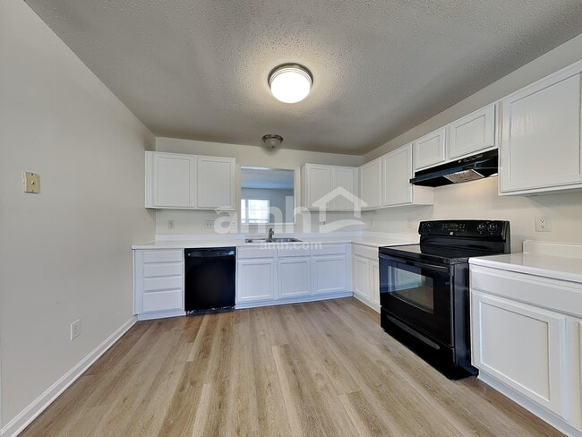 Foto del edificio - 5312 Tanglewood Pine Ln