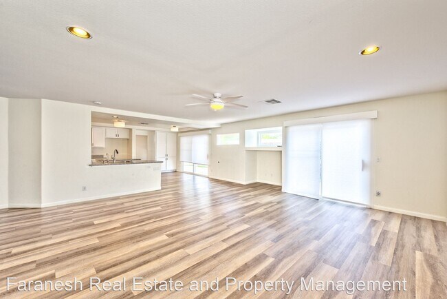Foto del edificio - 5 br, 3 bath House - 10966 Stags Leap Ct