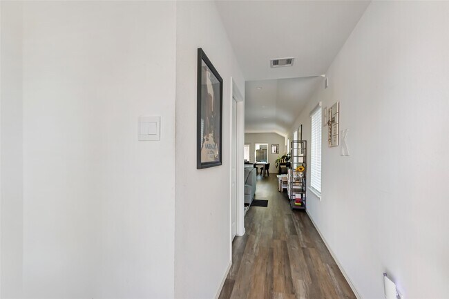 Foto del edificio - 5310 Castlebury Meadows Dr