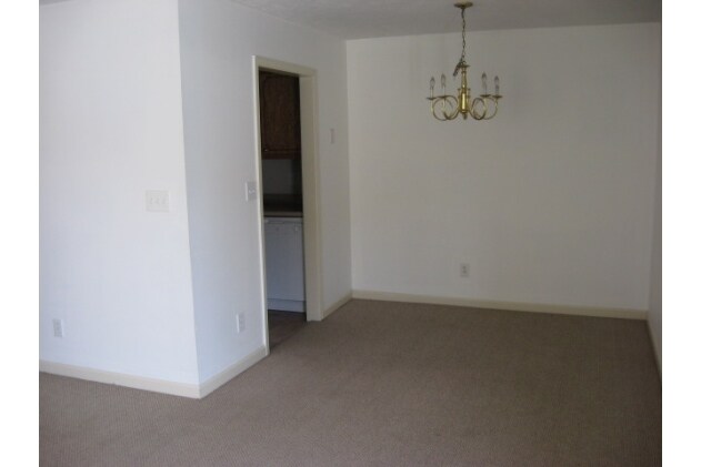 Building Photo - 2112 Ringgold Ct