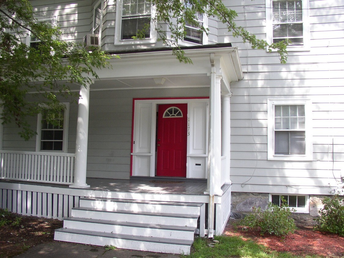 Front Porch/Door - 3 Bacon Pl