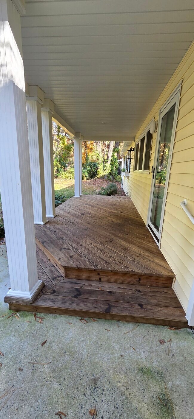 Foto del edificio - 135 Windsor Cir