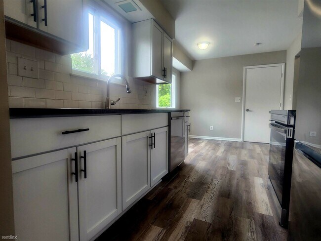 Building Photo - 3 br, 1.5 bath House - 431 Red Oak Ln