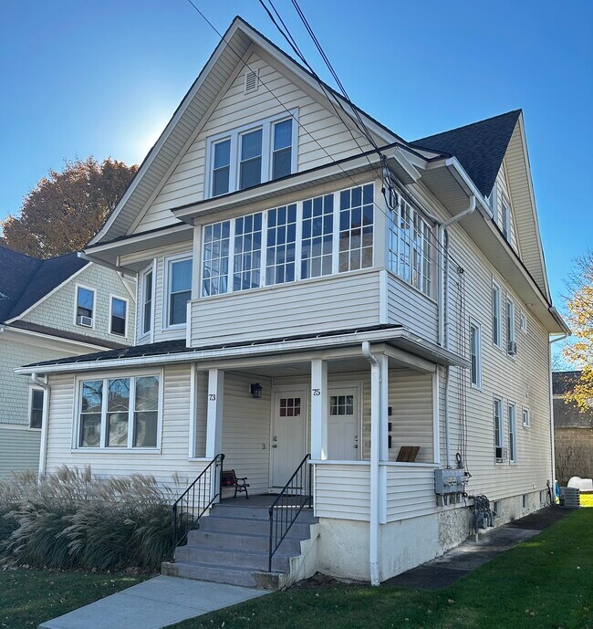 Building Photo - 75 Temple St