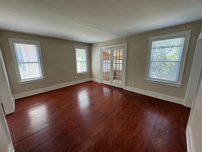 Foto del edificio - D035 - E Chesterfield 143