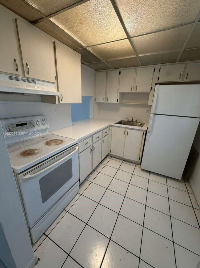 Foto del edificio - 505 NW 177th St