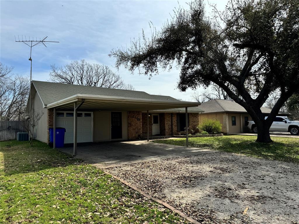 Building Photo - 1102 Fowzer St