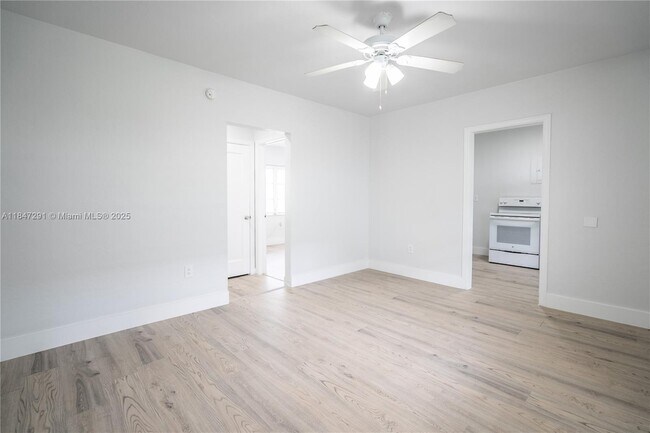Foto del edificio - 437 NE 82nd St