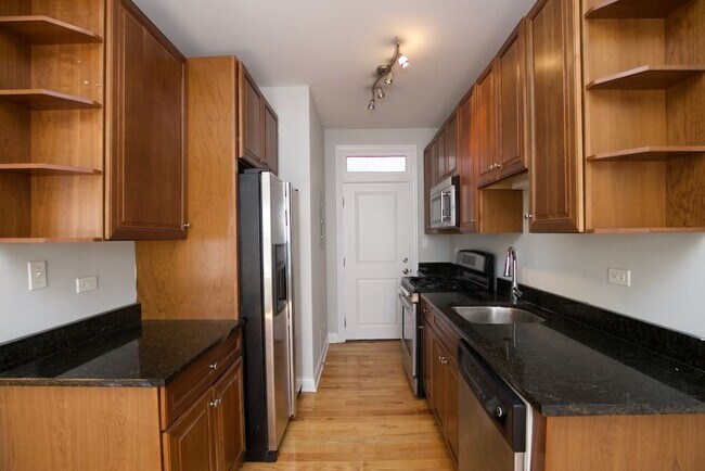 Foto del edificio - 726 W Addison St