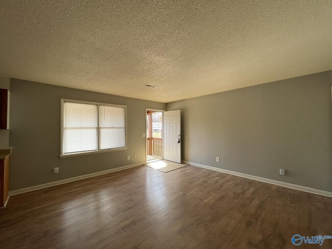 Building Photo - 4514 Bonnell Dr NW