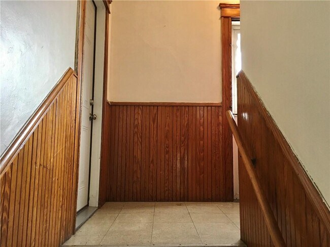 Building Photo - 18 Winthrop St