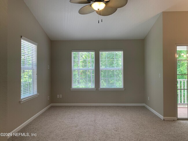 Foto del edificio - 575 Oakleaf Plantation Pkwy