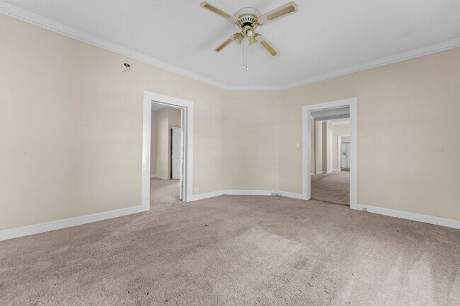 Foto del edificio - 4 Bedroom Home in Downtown Erwin