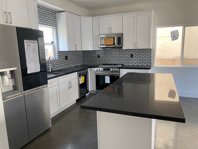 Kitchen - 4203 Verdant St
