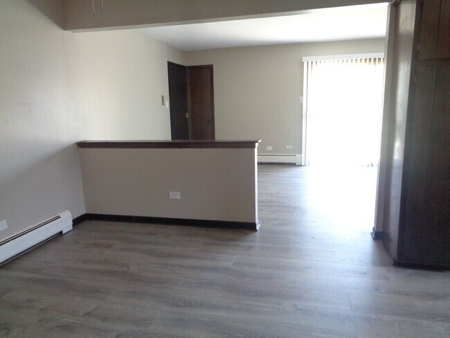 Foto del edificio - 7041 99th St