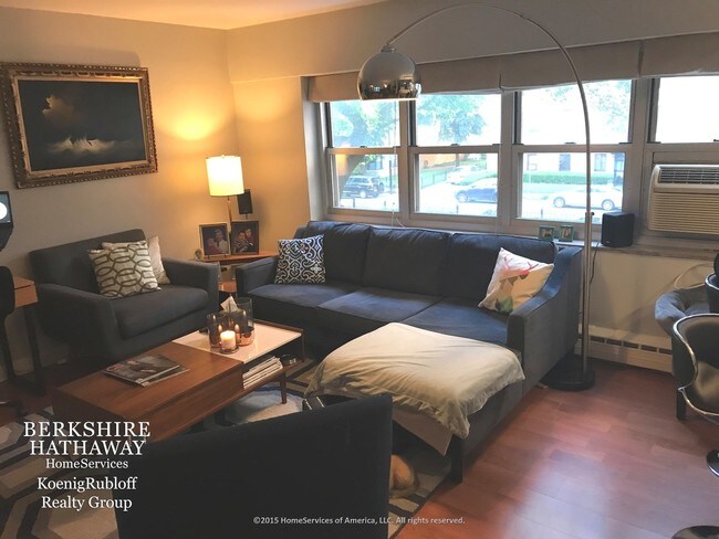 Foto del edificio - 4980 N Marine Dr