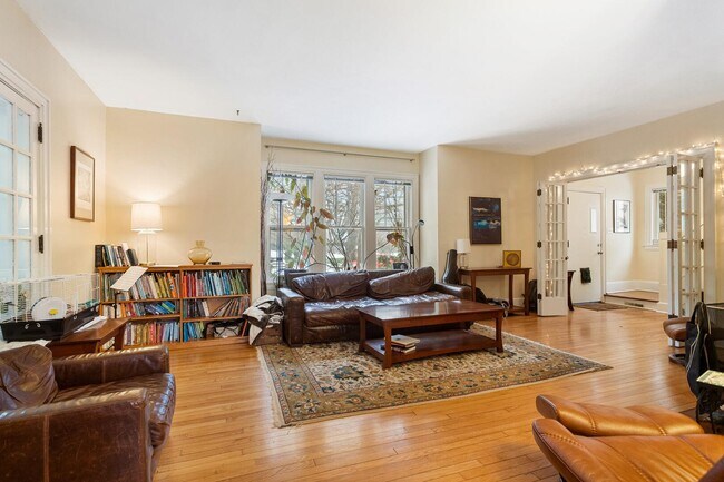 living room - 504 W Michigan Ave