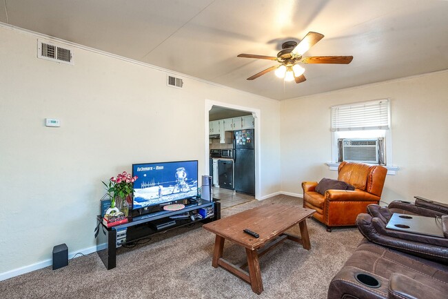 Building Photo - Property For Rent - Minutes from Downtown