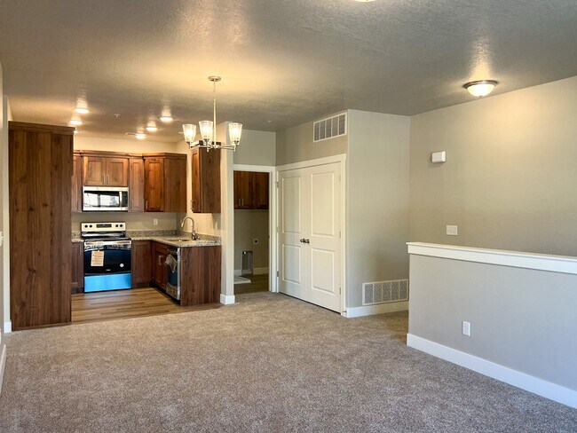 Building Photo - 1531 N 110 W
